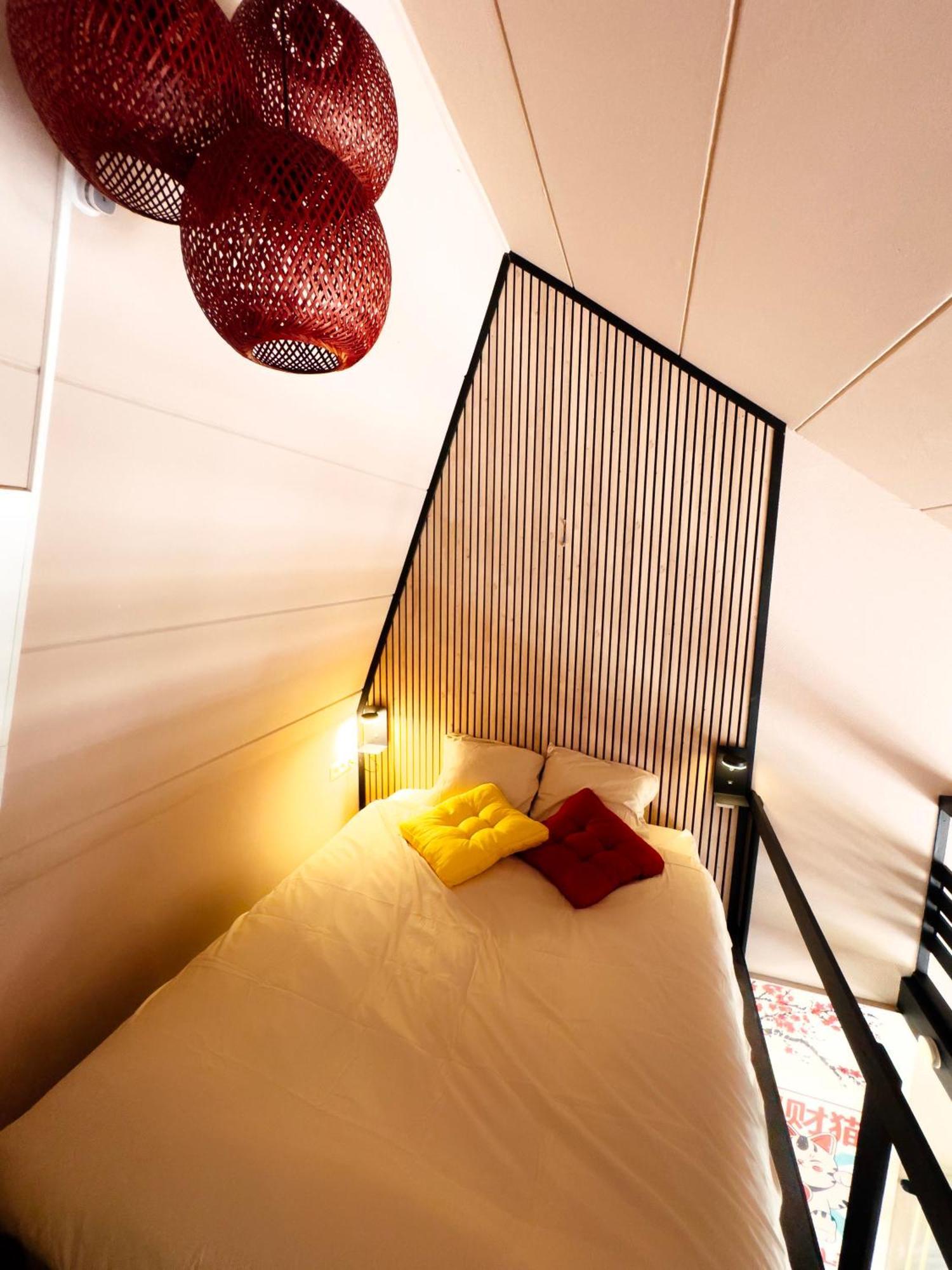Capsule Lotus-Balneo-Sauna-Billard-Nintendo Hastiere-par-dela 외부 사진